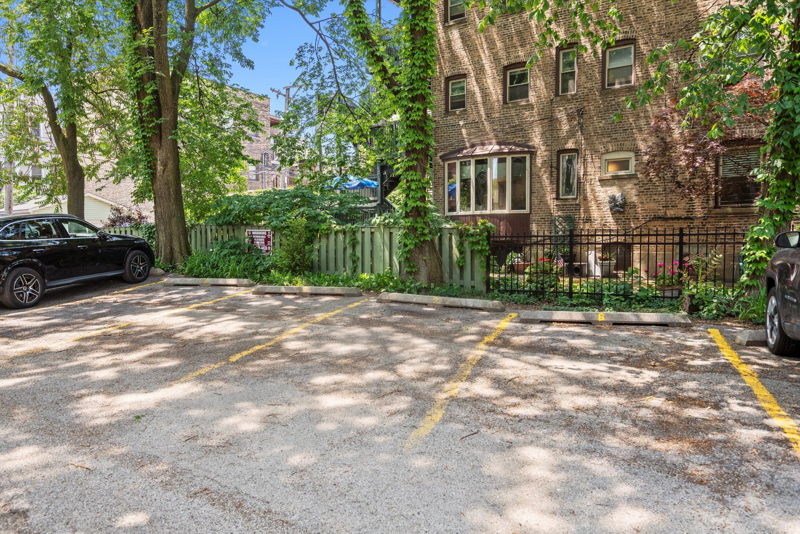 629 W BUCKINGHAM Place Unit: 3E