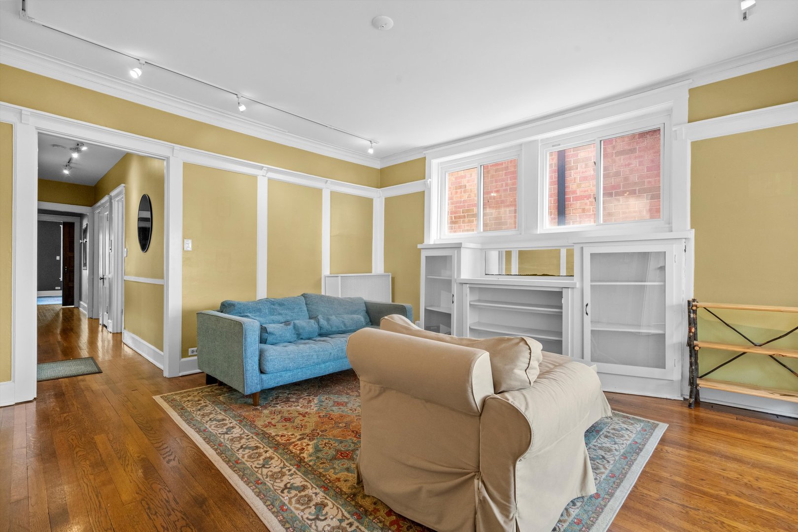 629 W BUCKINGHAM Place Unit: 3E