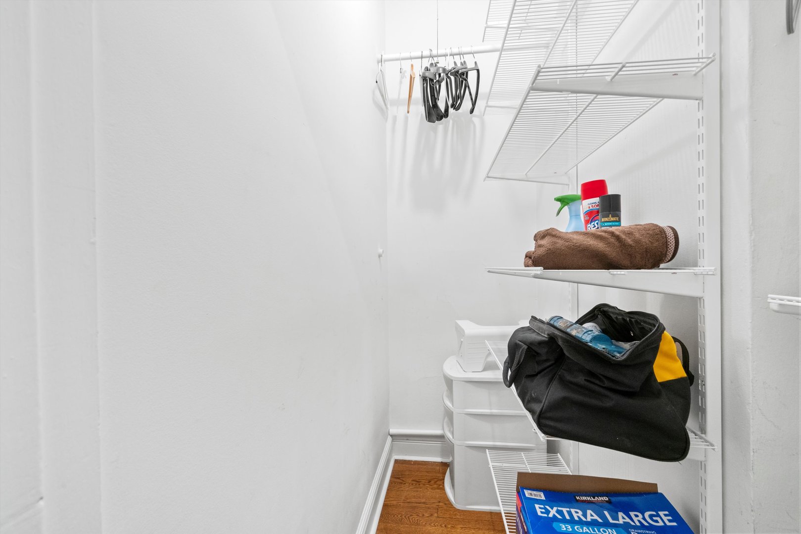 629 W BUCKINGHAM Place Unit: 3E