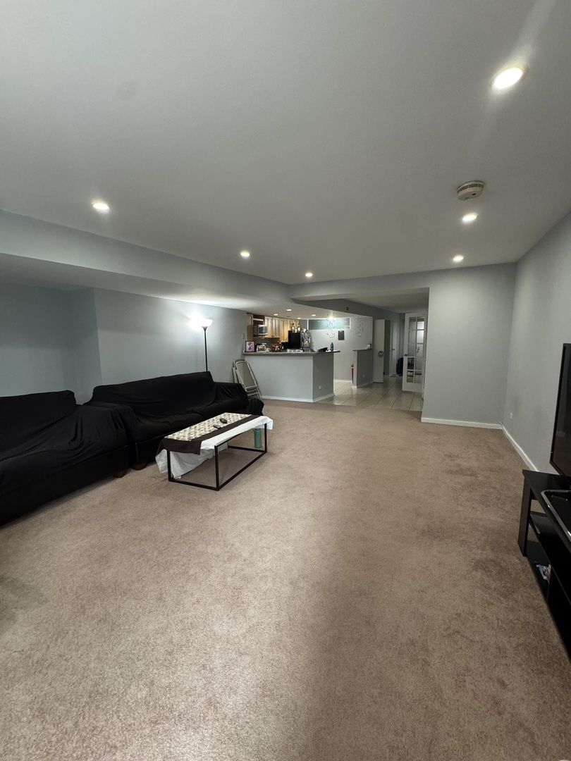 40 E 9th Street Unit: 907