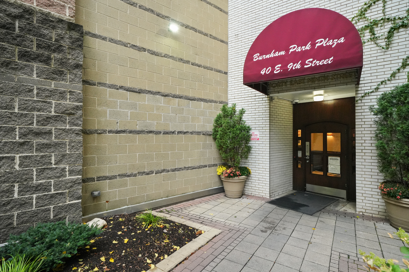 40 E 9th Street Unit: 907