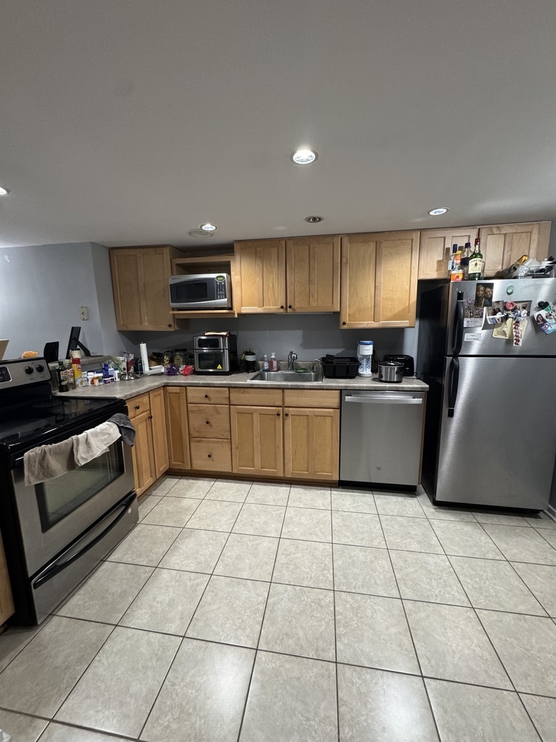 40 E 9th Street Unit: 907