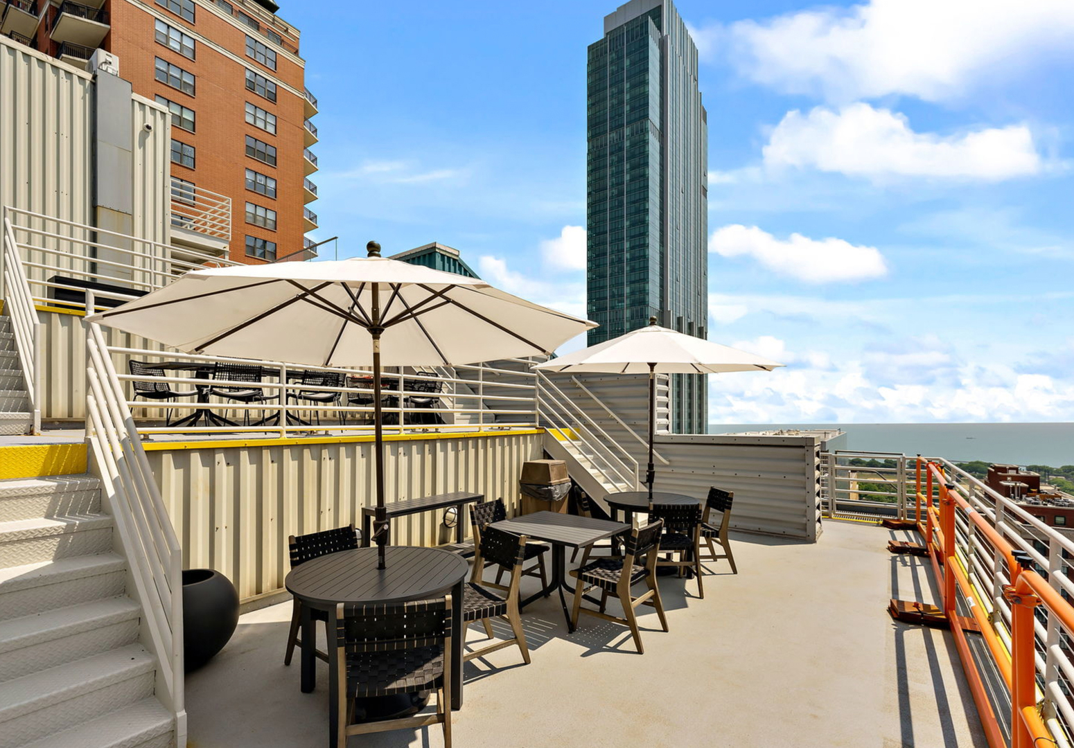 40 E 9th Street Unit: 907