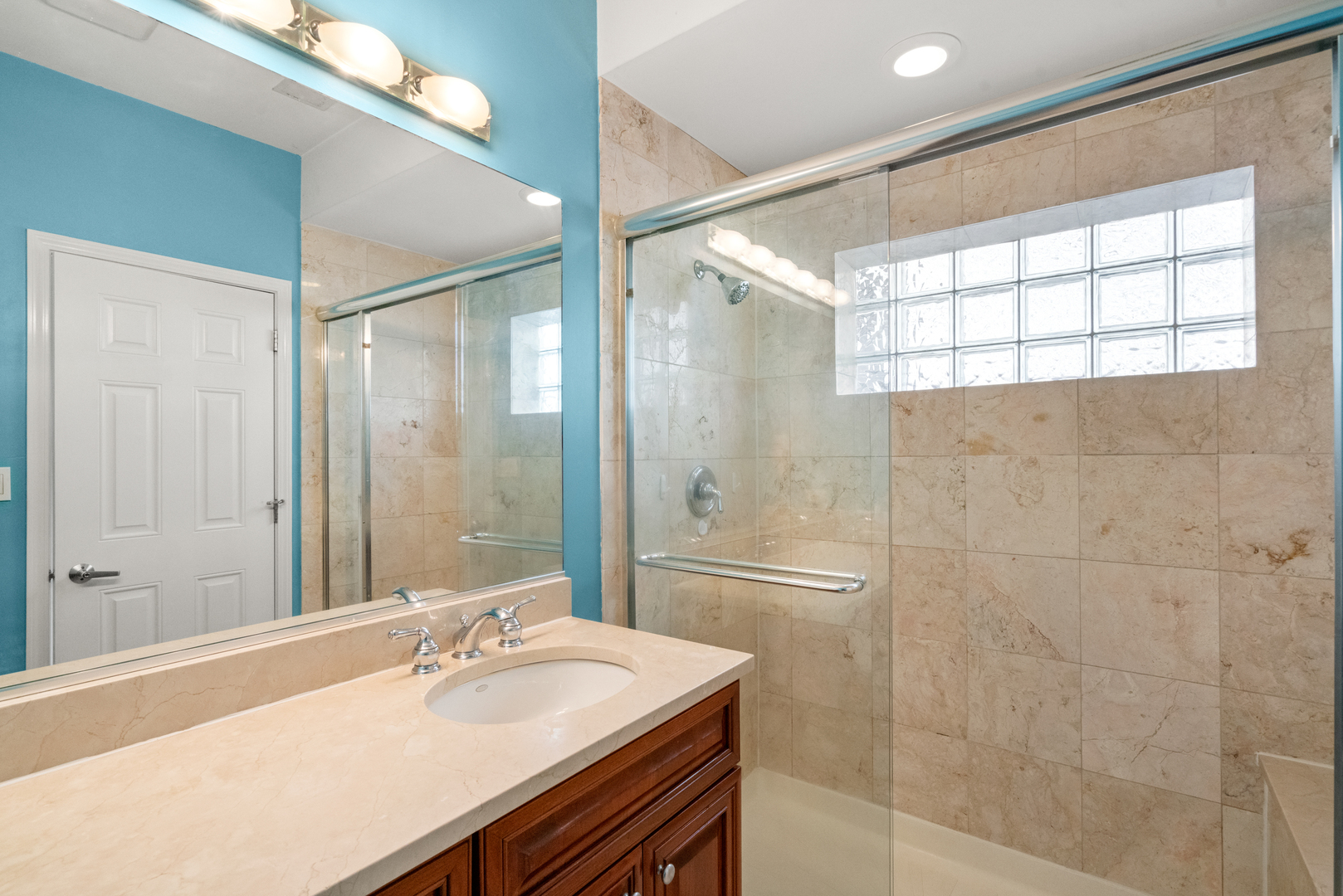 1031 N MOZART Street Unit: 2