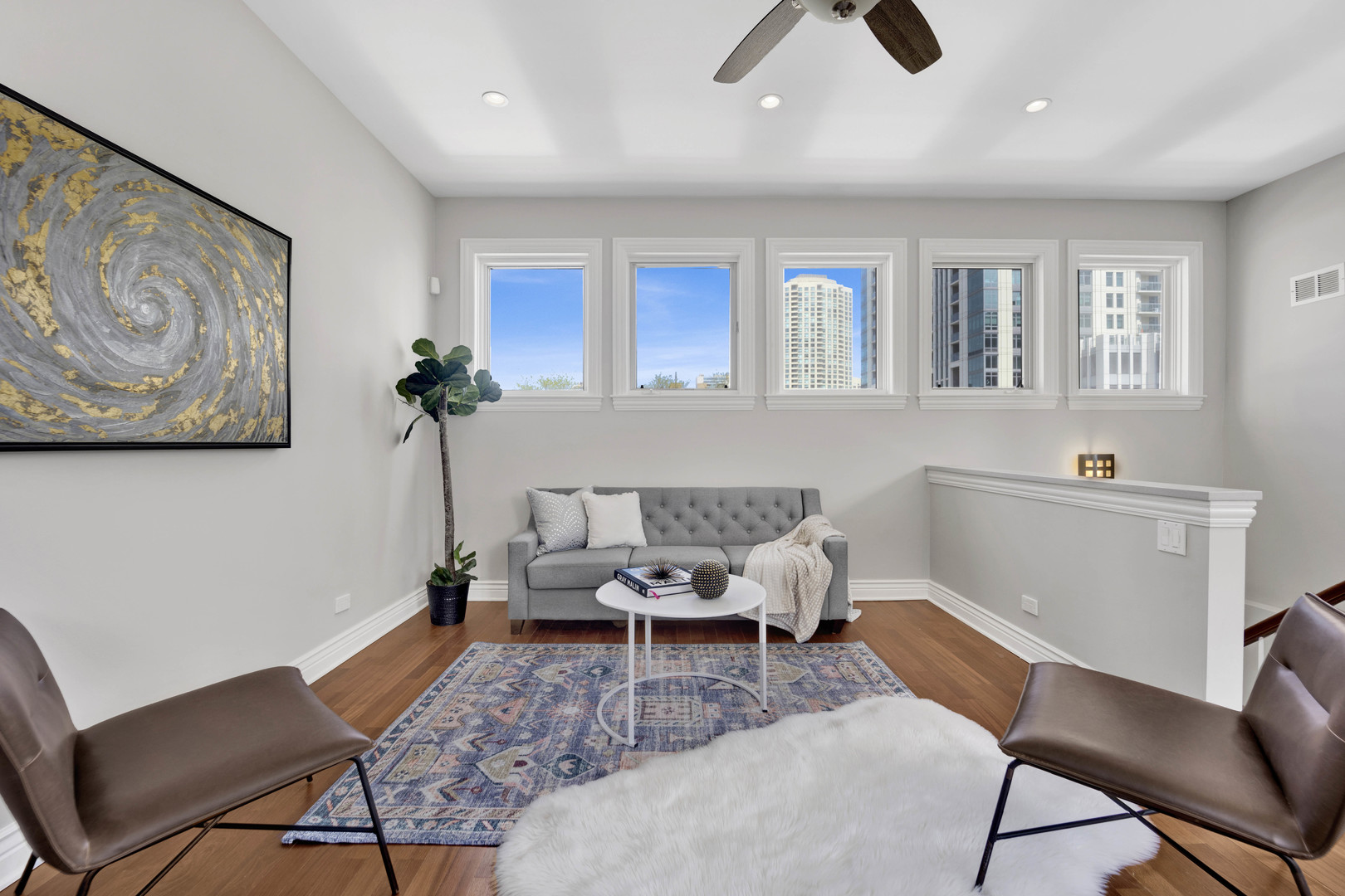 334 N JEFFERSON Street Unit: D