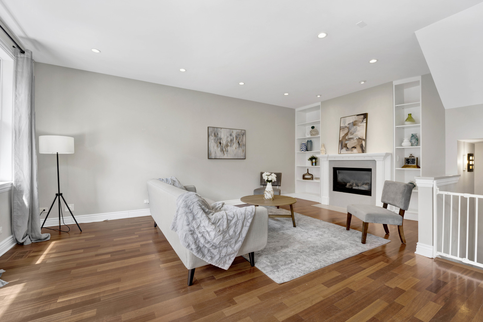 334 N JEFFERSON Street Unit: D