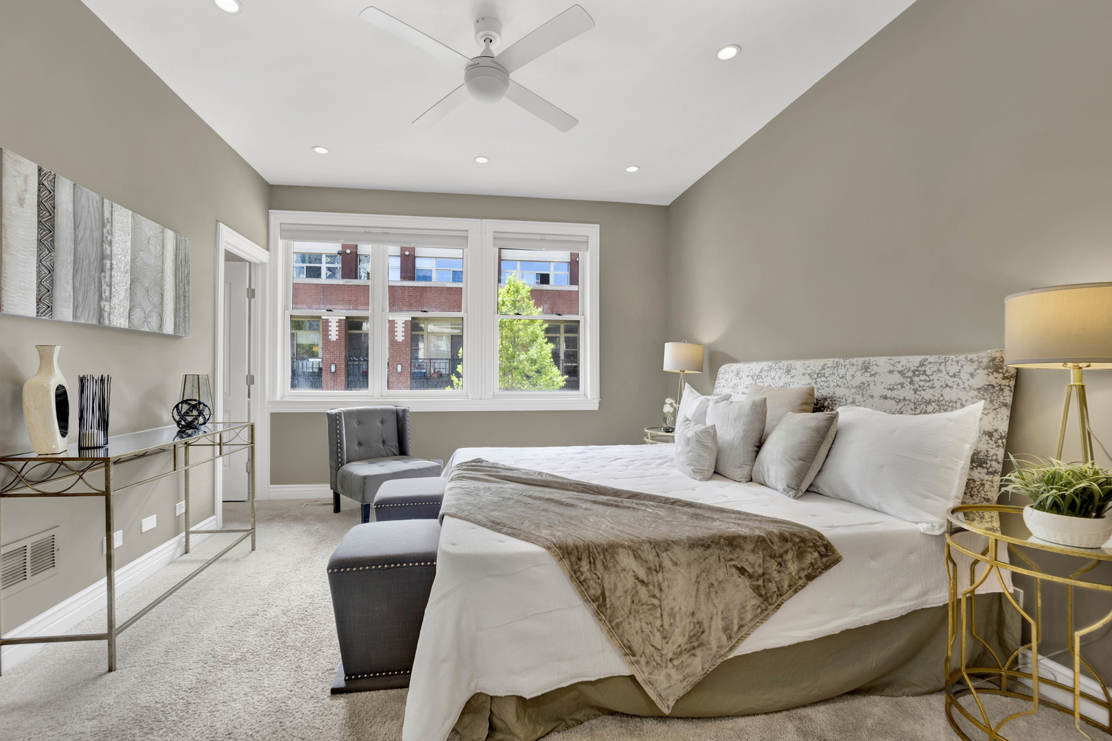 334 N JEFFERSON Street Unit: D