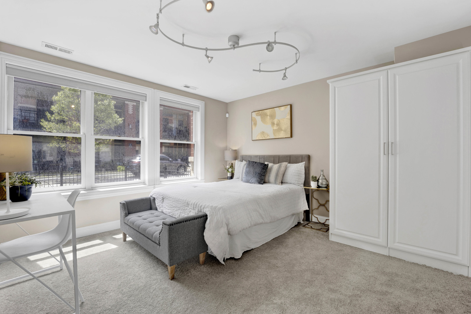 334 N JEFFERSON Street Unit: D