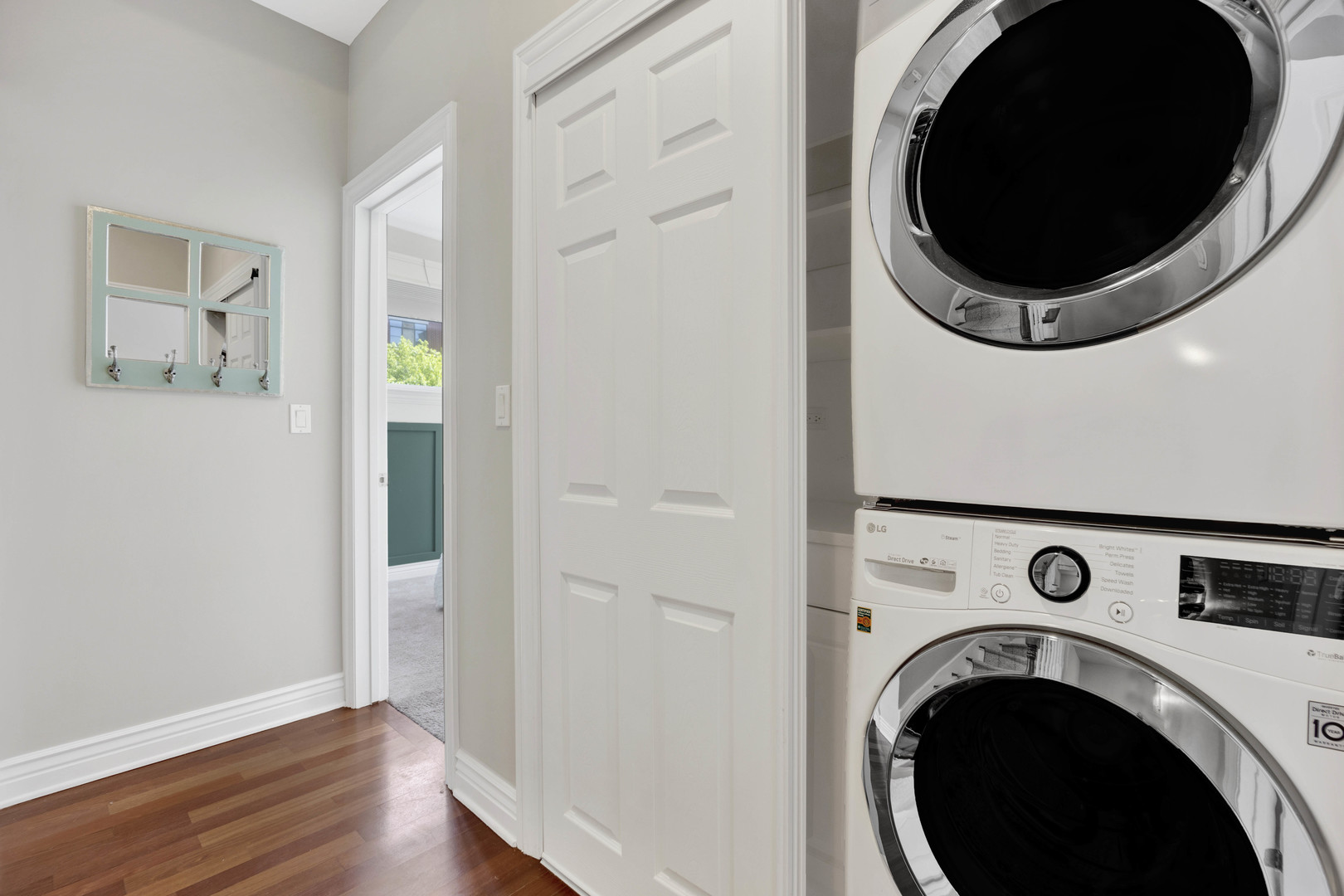 334 N JEFFERSON Street Unit: D