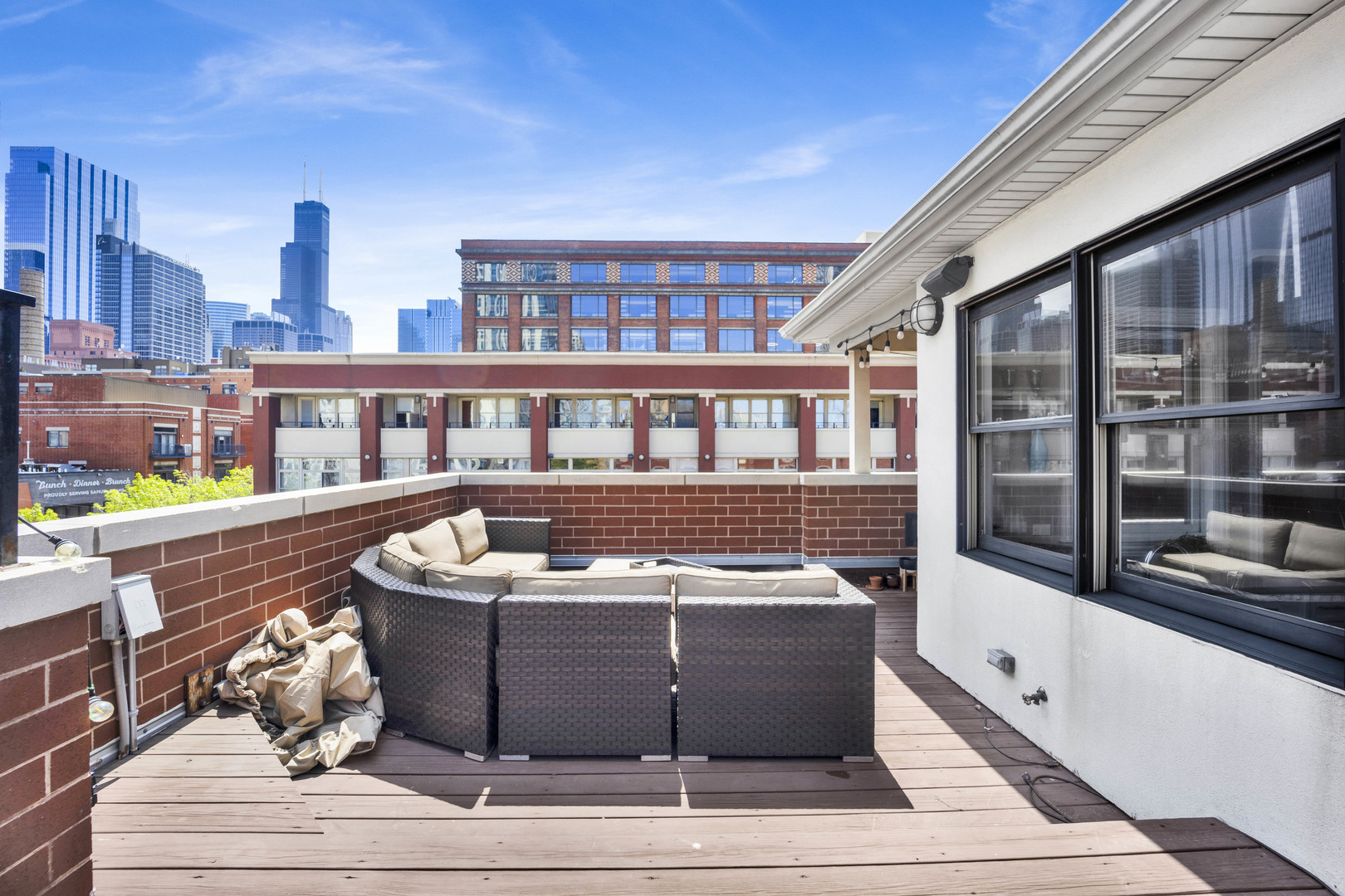 334 N JEFFERSON Street Unit: D