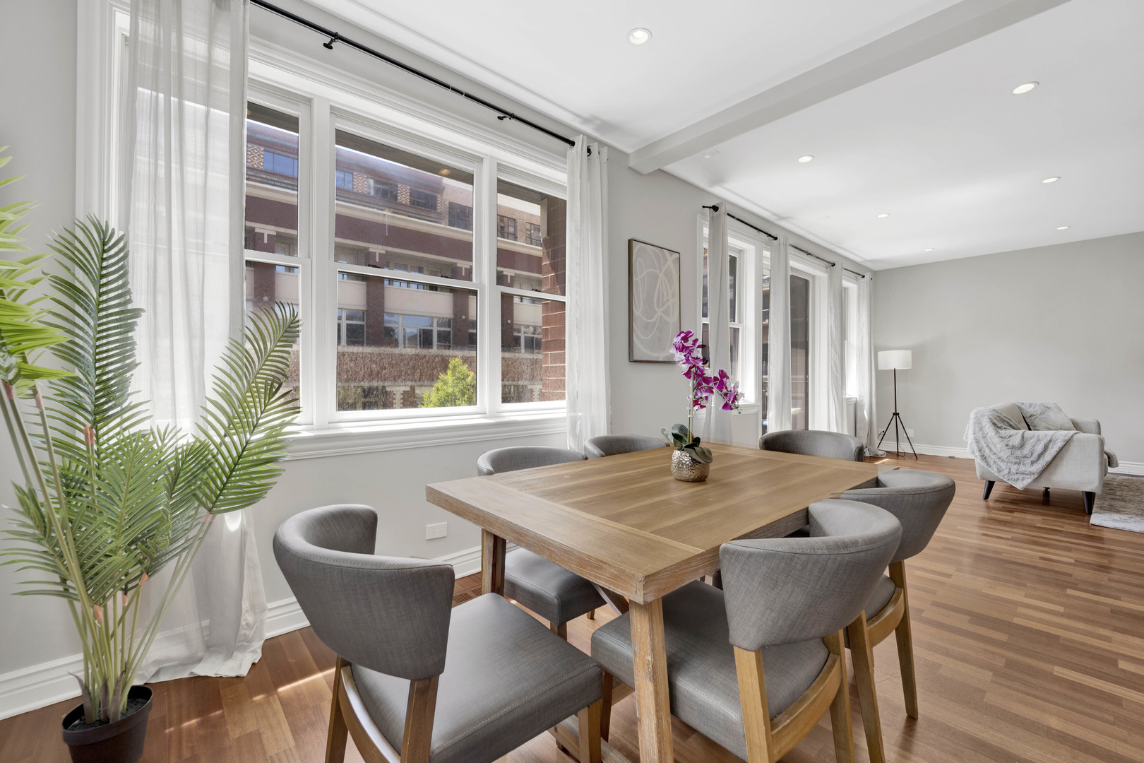 334 N JEFFERSON Street Unit: D