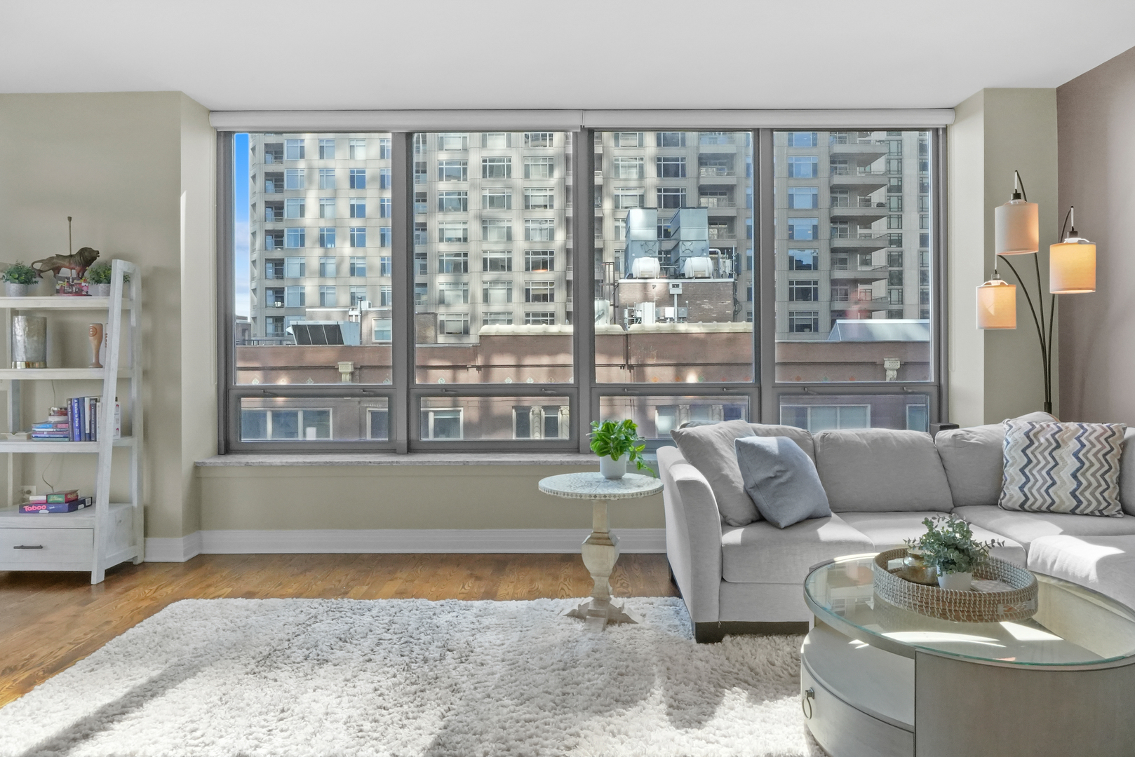 600 N Lake Shore Drive Unit: 807