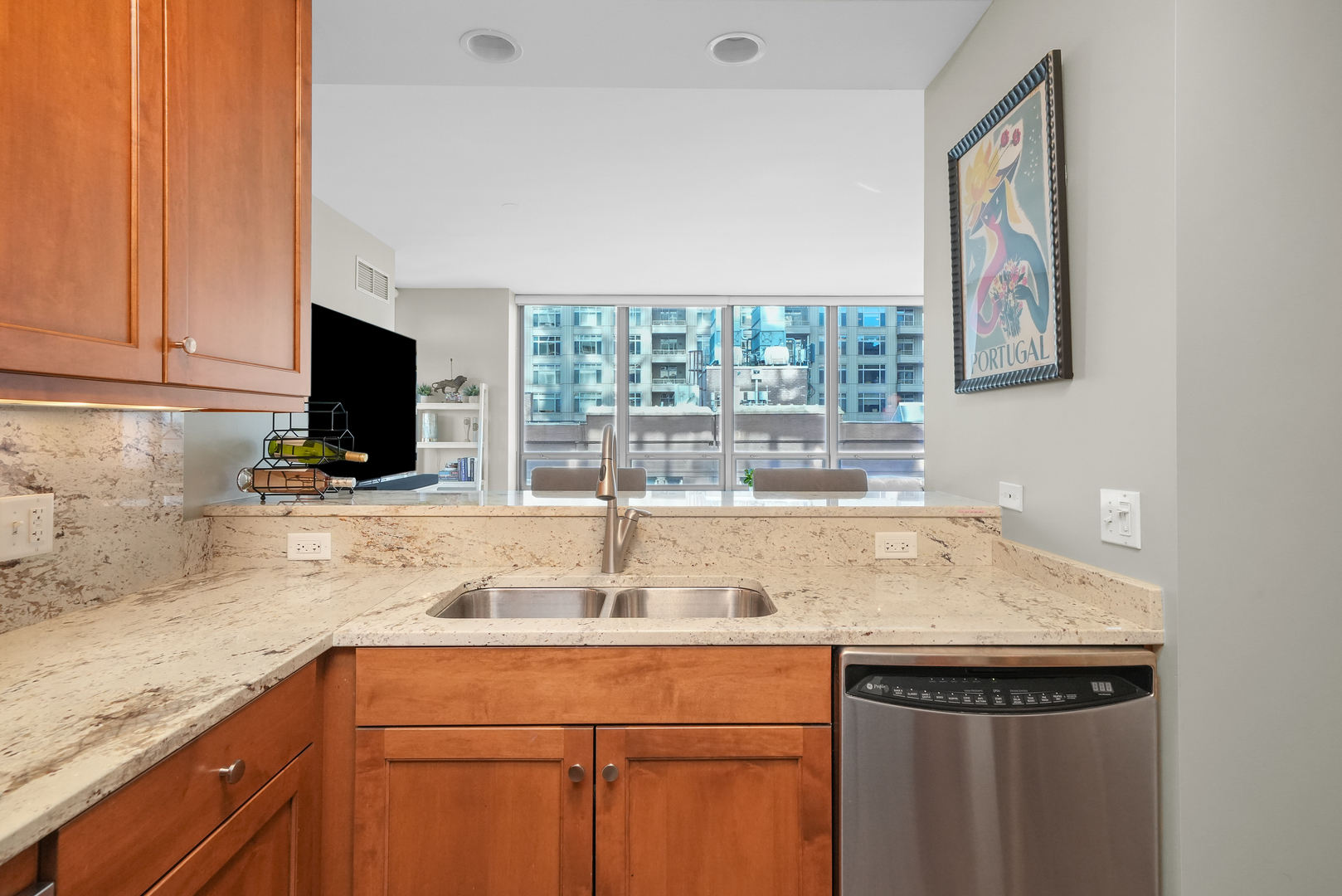 600 N Lake Shore Drive Unit: 807