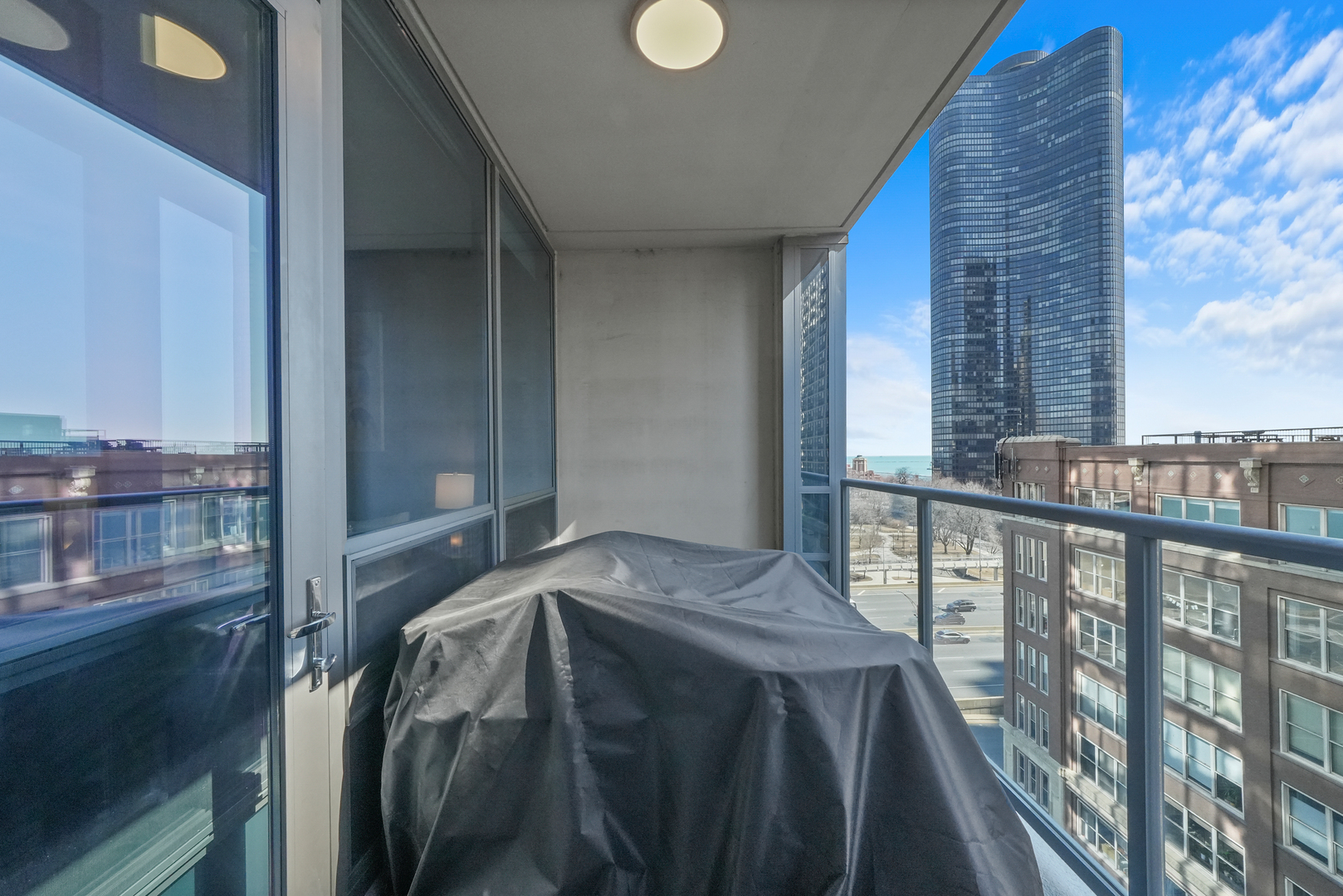 600 N Lake Shore Drive Unit: 807