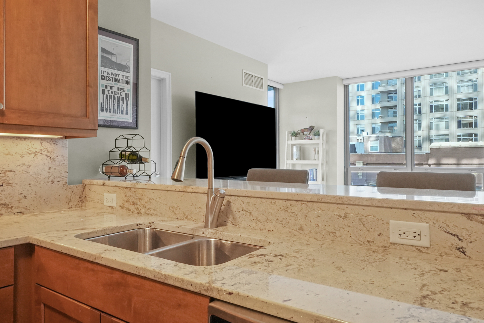 600 N Lake Shore Drive Unit: 807