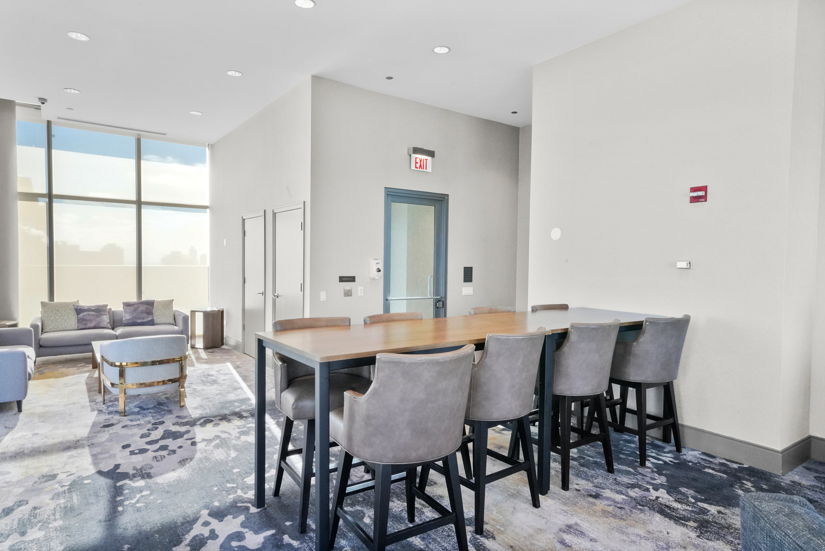 600 N Lake Shore Drive Unit: 807