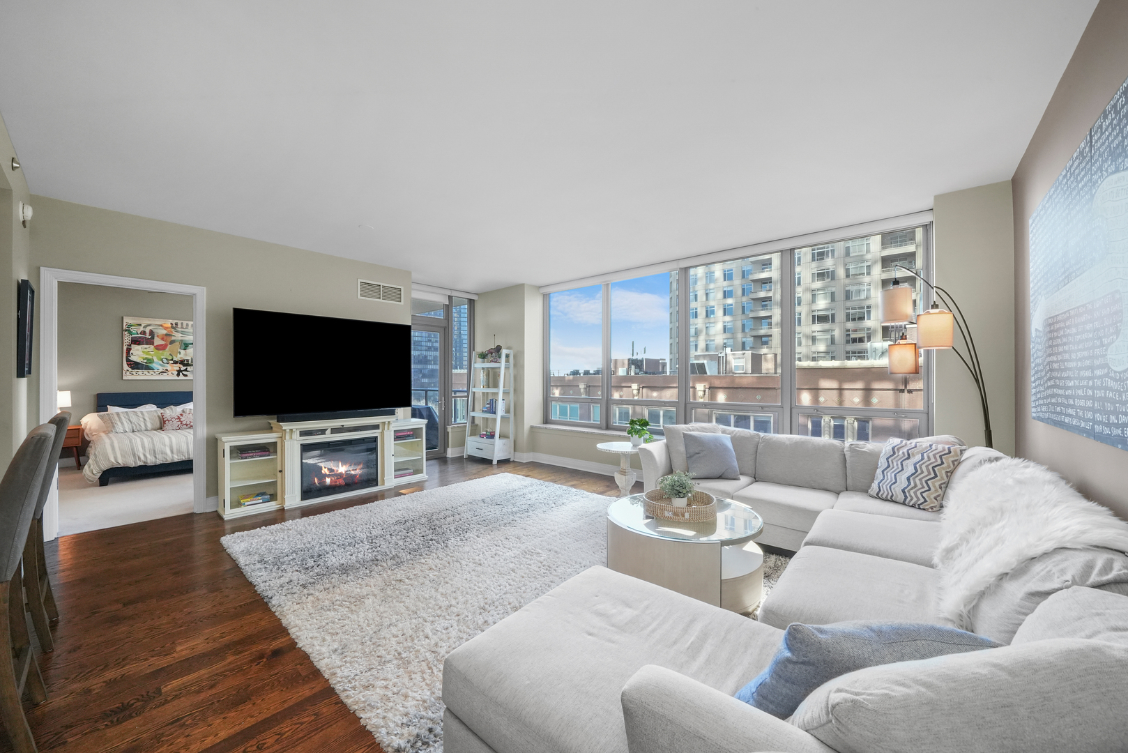 600 N Lake Shore Drive Unit: 807