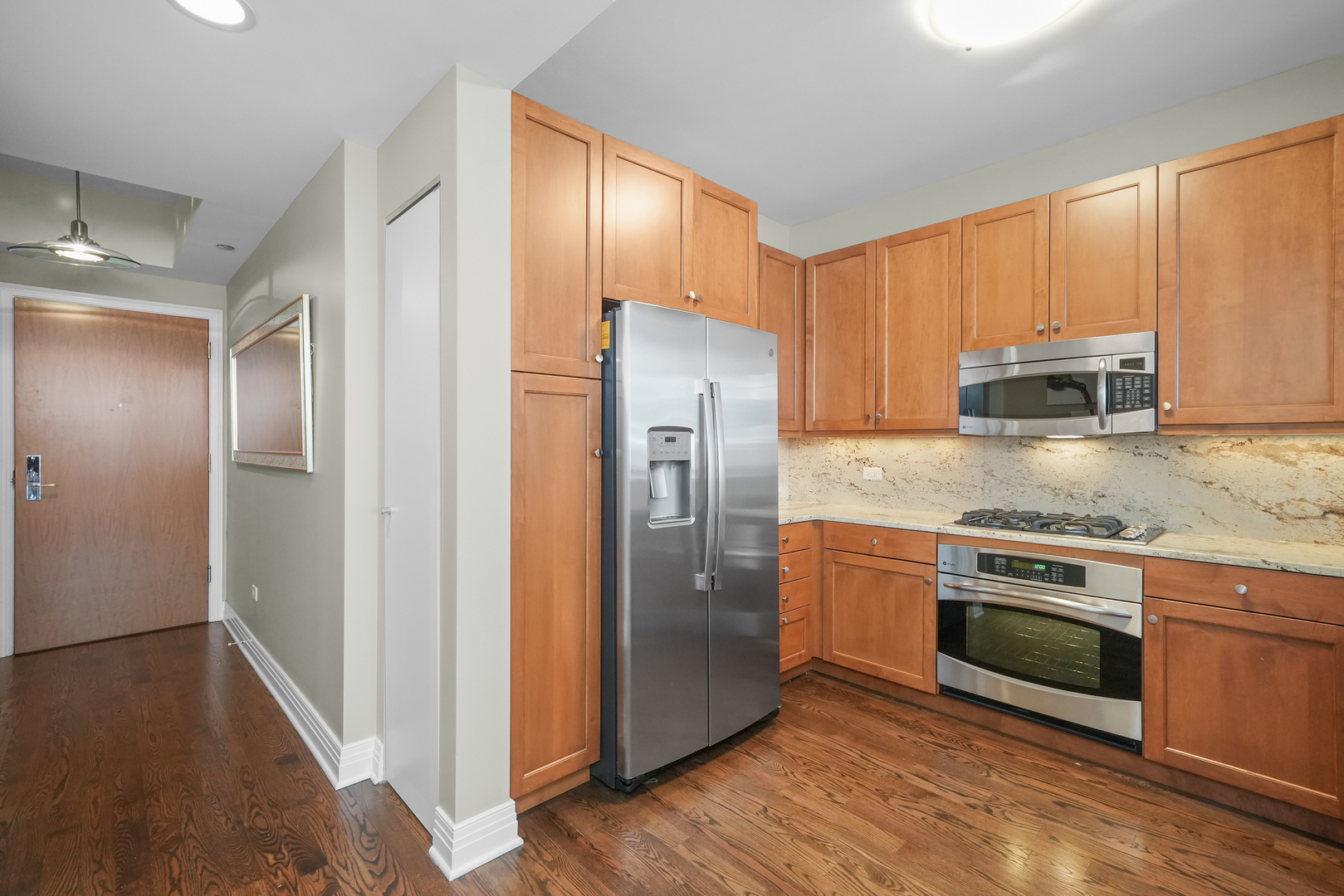 600 N Lake Shore Drive Unit: 807