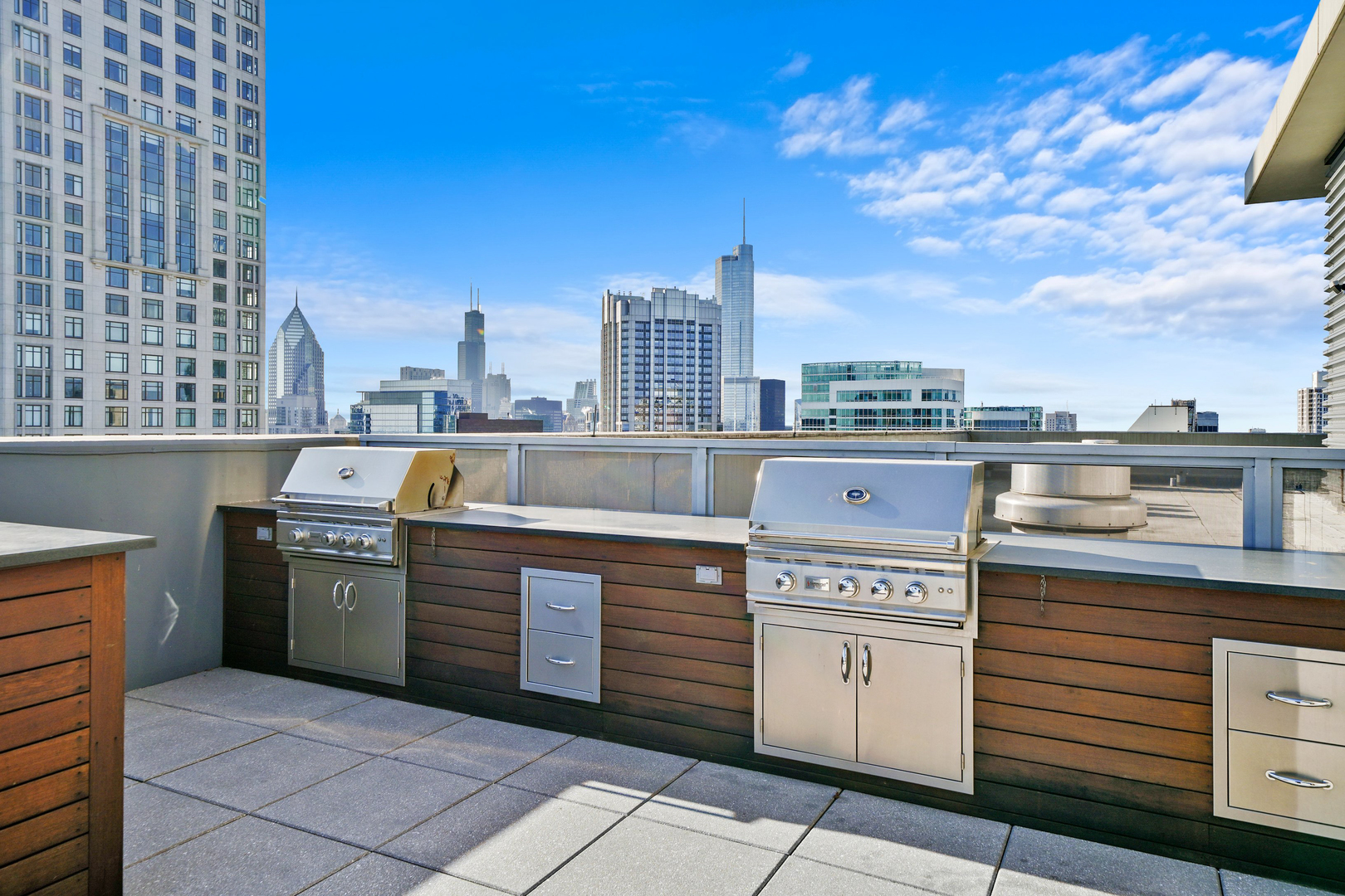 600 N Lake Shore Drive Unit: 807