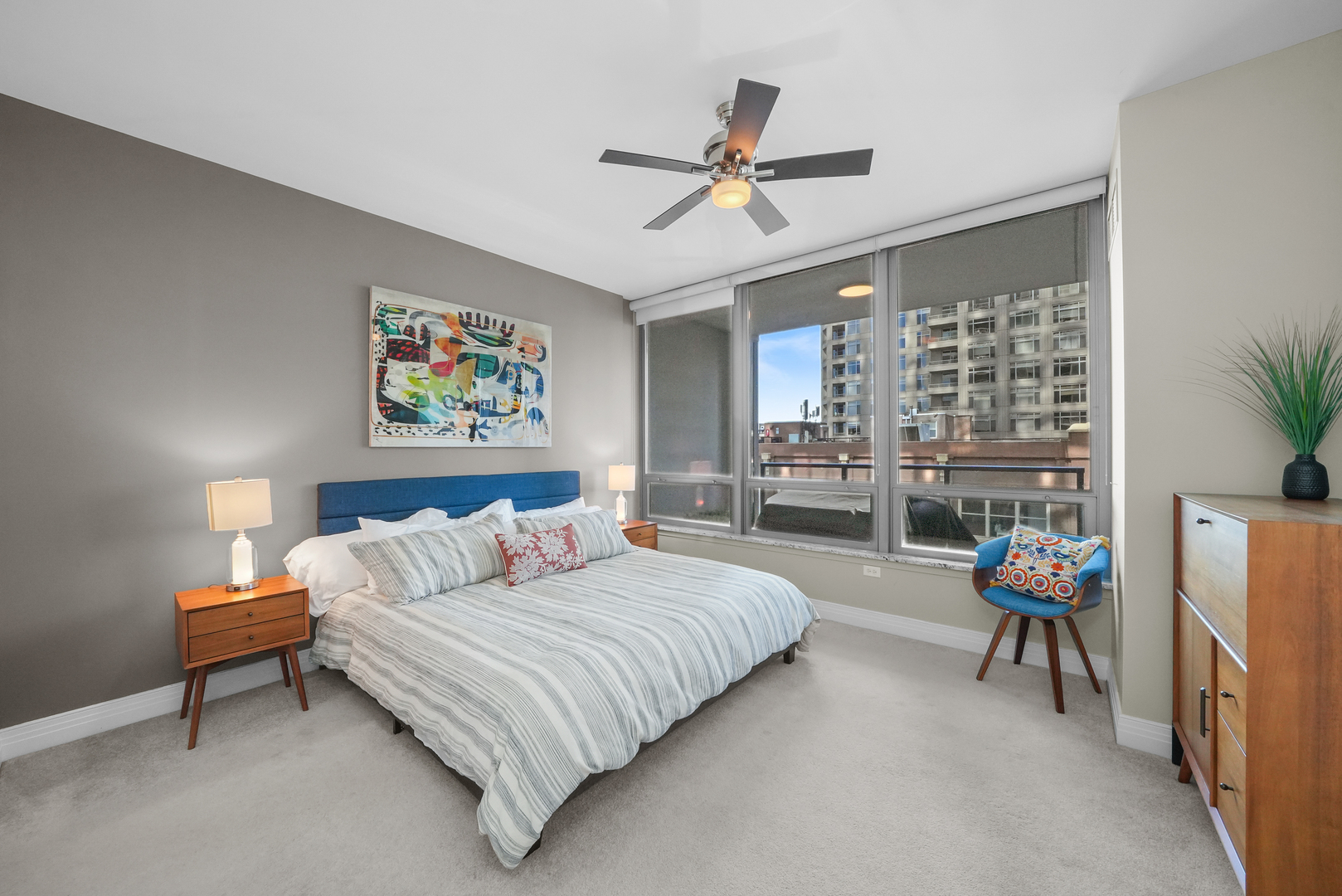 600 N Lake Shore Drive Unit: 807