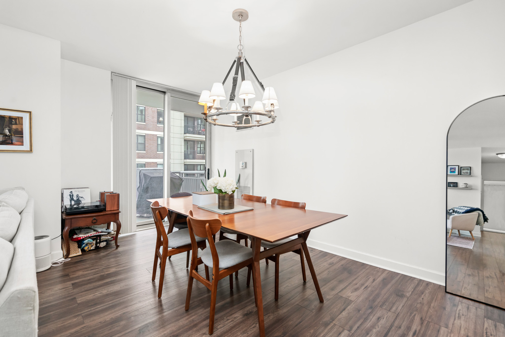 421 W Huron Street Unit: 1009