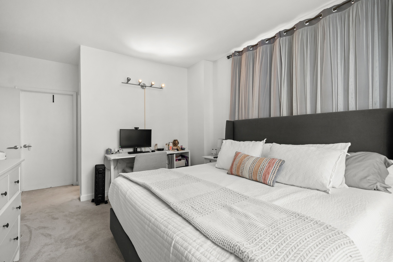 421 W Huron Street Unit: 1009