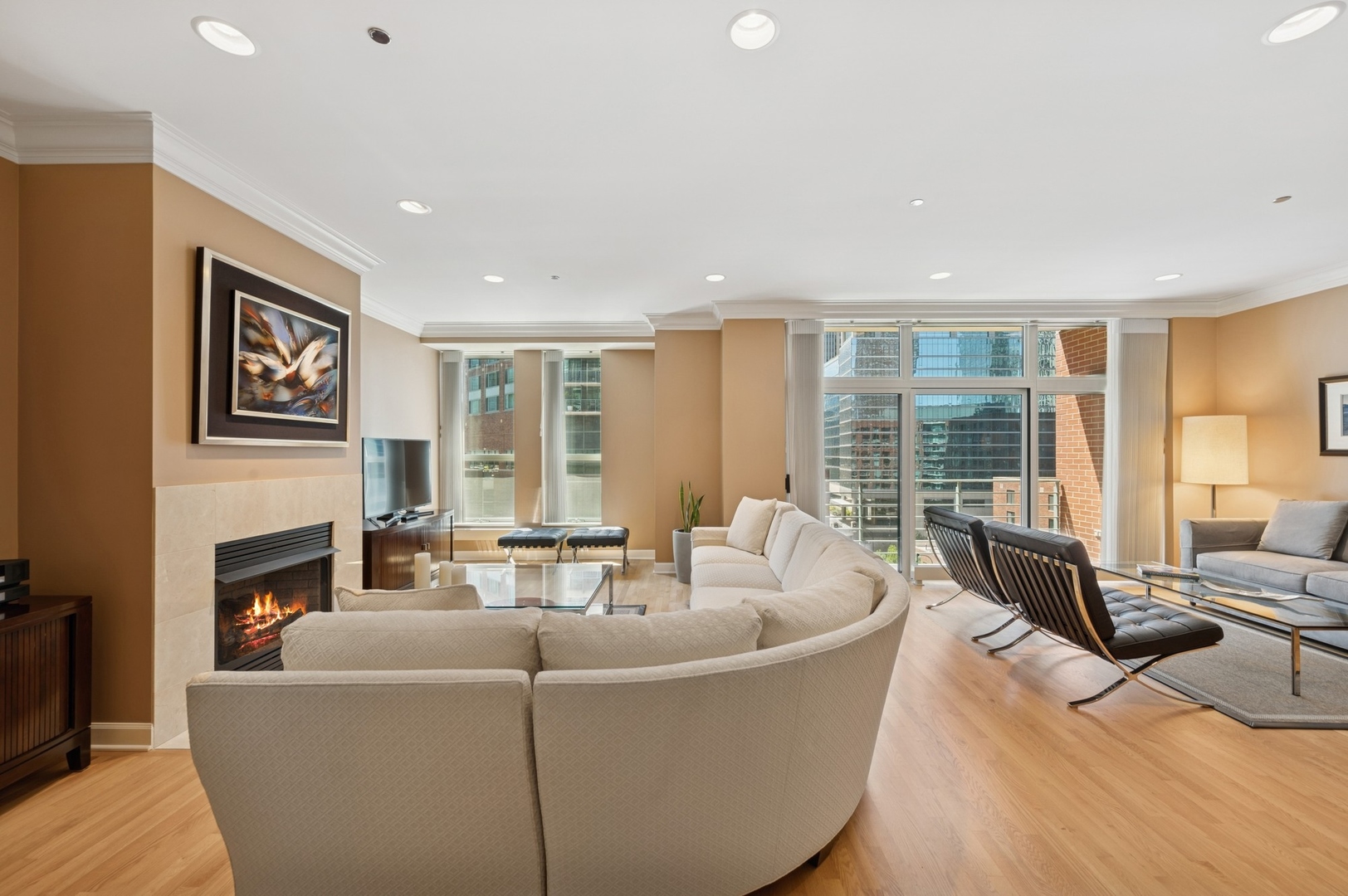 415 E NORTH WATER Street Unit: 806