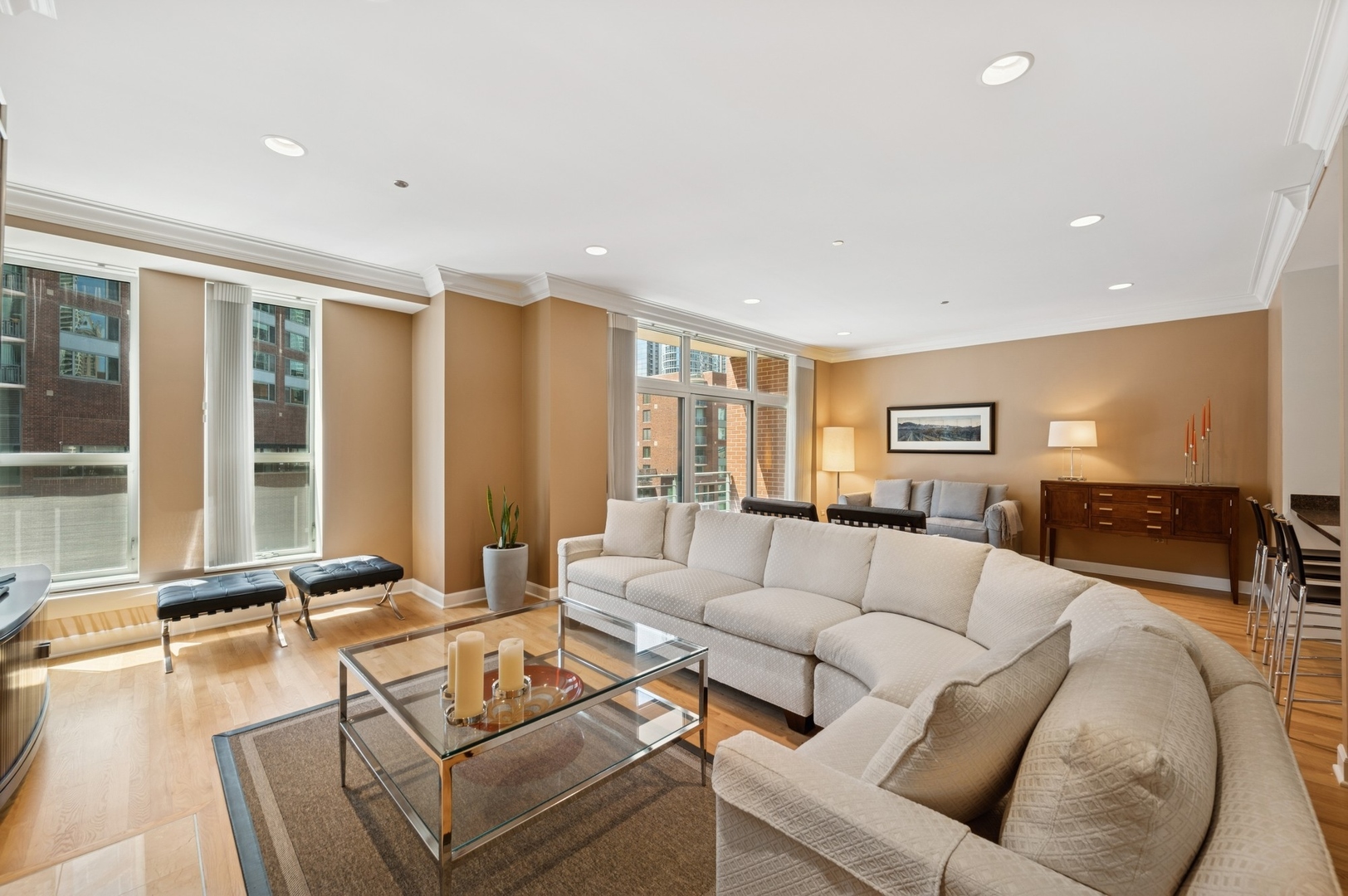 415 E NORTH WATER Street Unit: 806