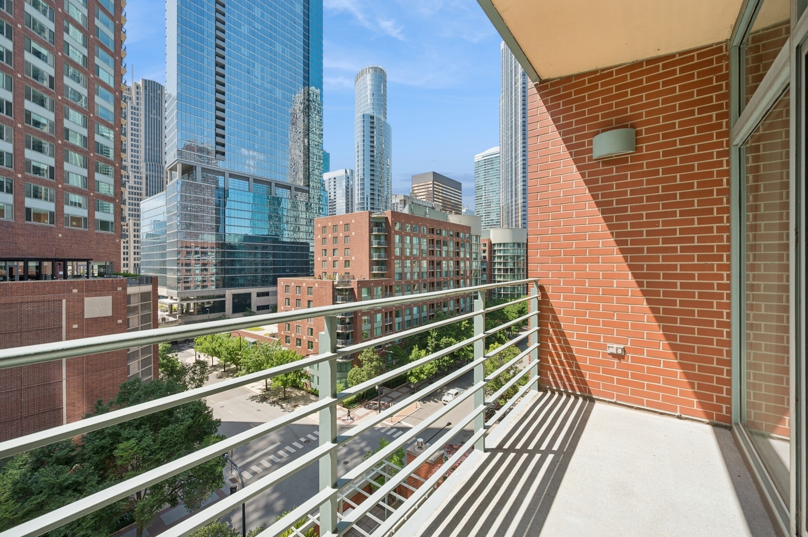 415 E NORTH WATER Street Unit: 806