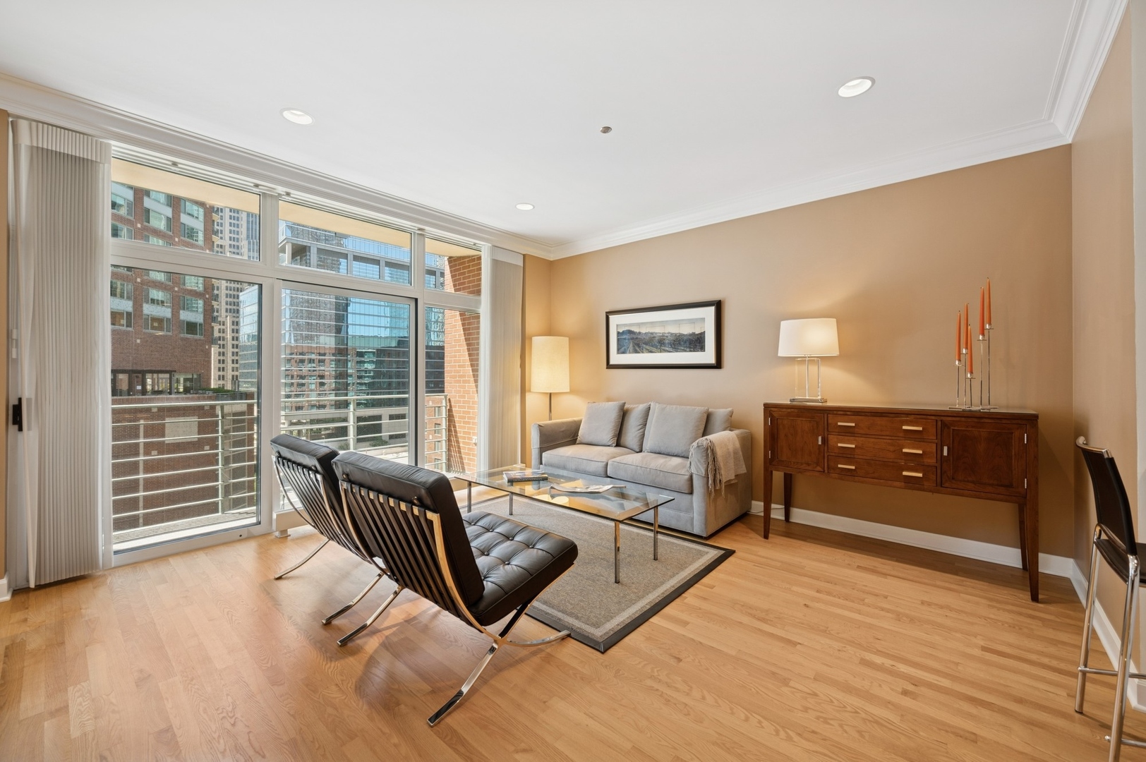 415 E NORTH WATER Street Unit: 806