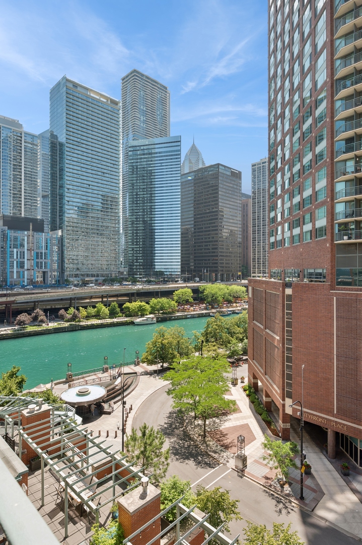 415 E NORTH WATER Street Unit: 806