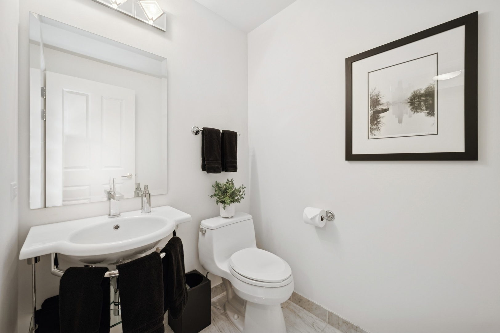 415 E NORTH WATER Street Unit: 806