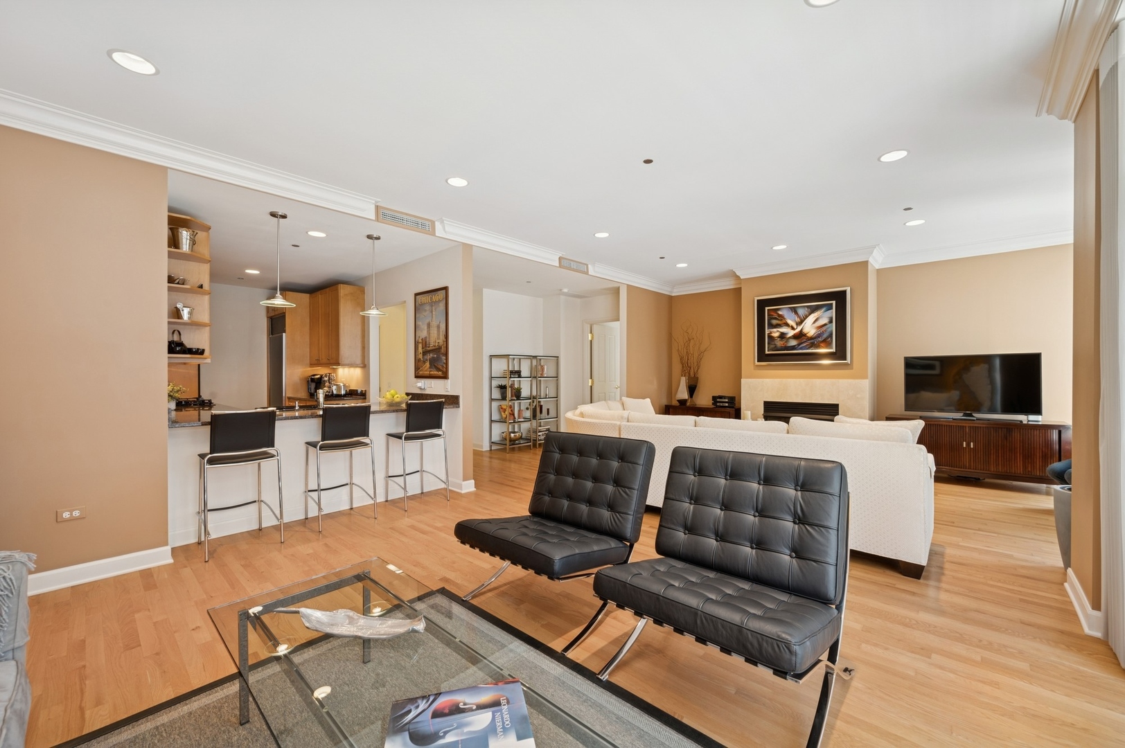 415 E NORTH WATER Street Unit: 806