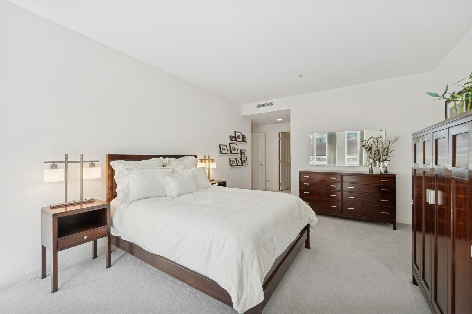 415 E NORTH WATER Street Unit: 806