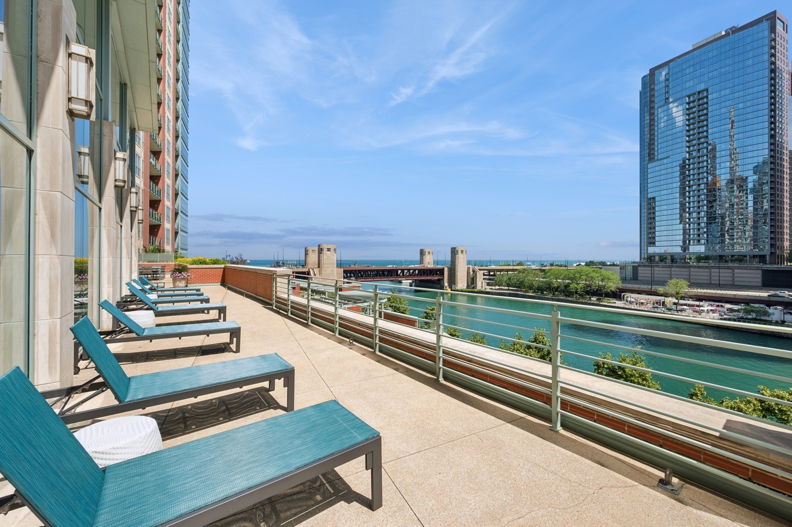 415 E NORTH WATER Street Unit: 806