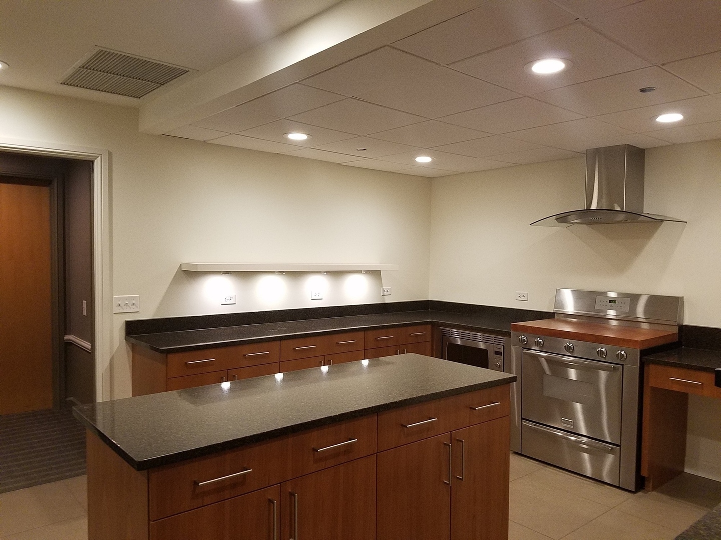 415 E NORTH WATER Street Unit: 806