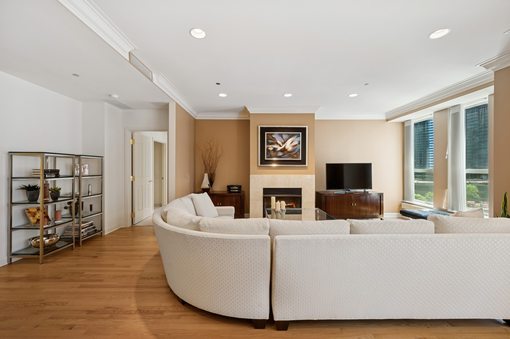 415 E NORTH WATER Street Unit: 806