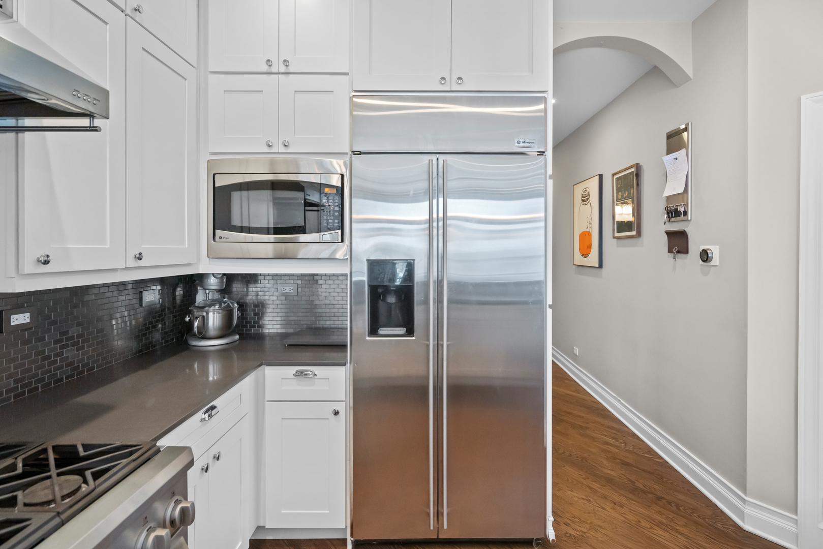 841 W Monroe Street Unit: 4A