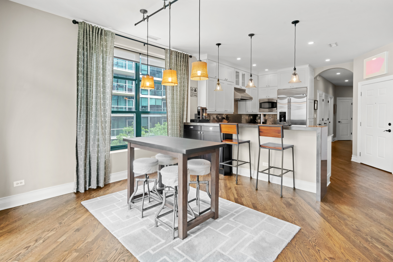 841 W Monroe Street Unit: 4A