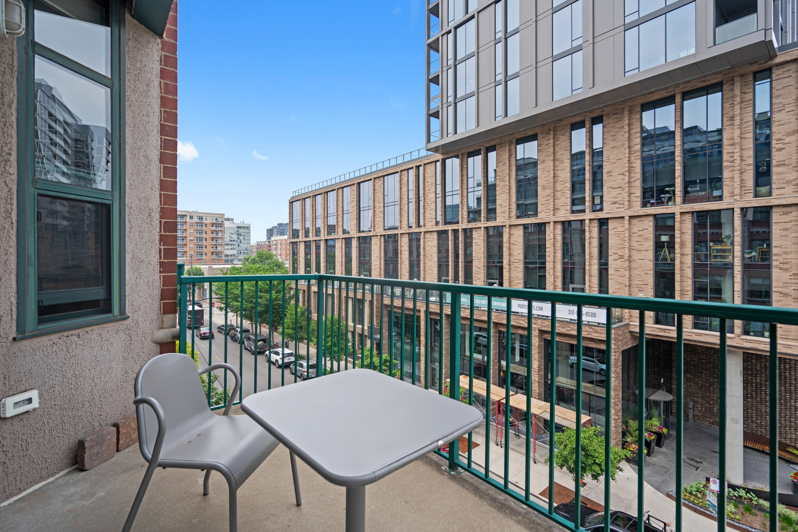 841 W Monroe Street Unit: 4A