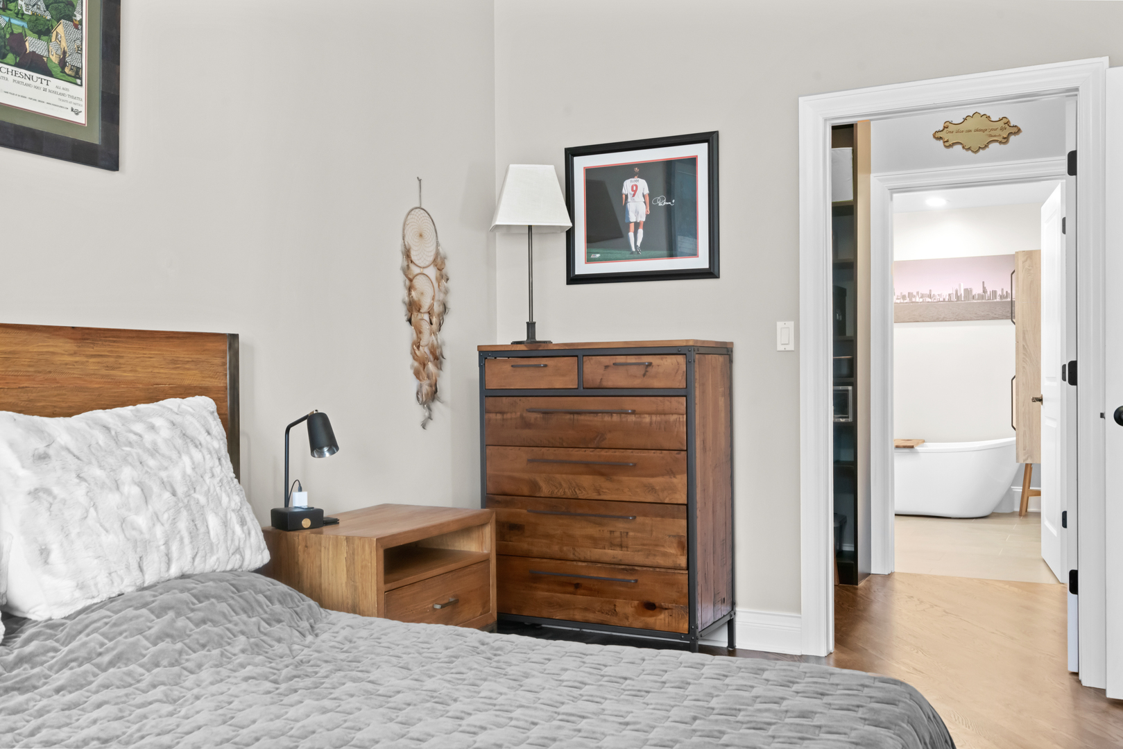 841 W Monroe Street Unit: 4A