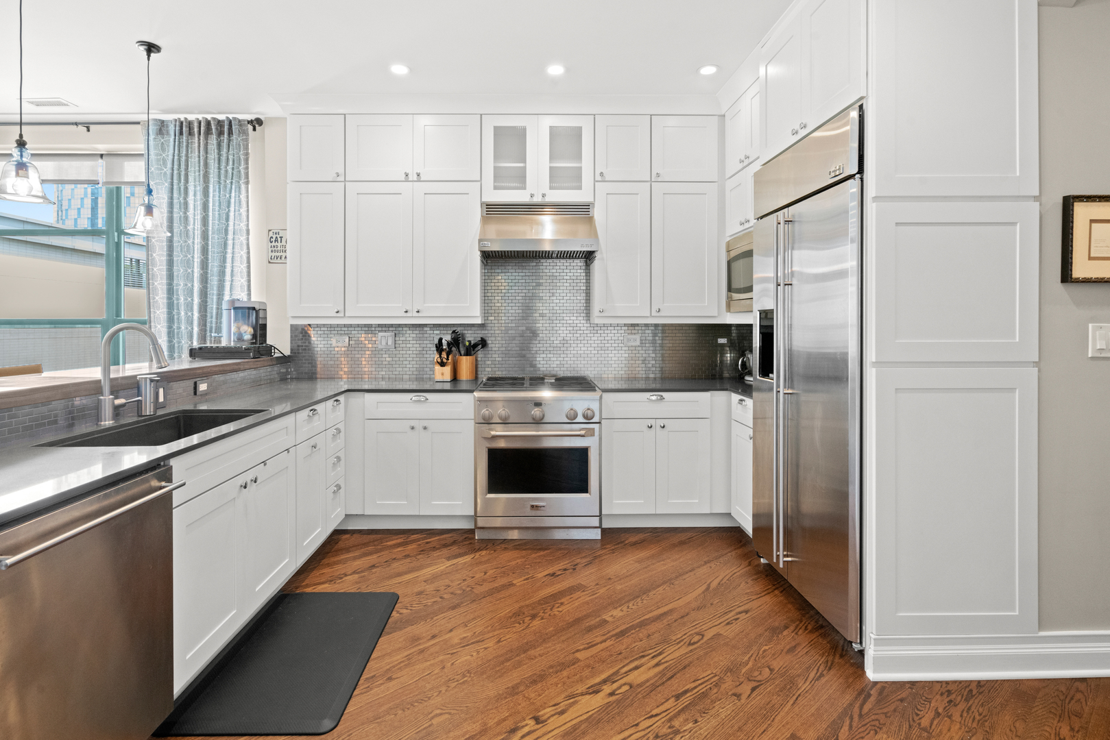 841 W Monroe Street Unit: 4A