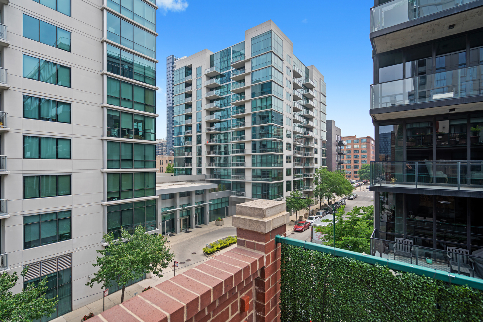841 W Monroe Street Unit: 4A