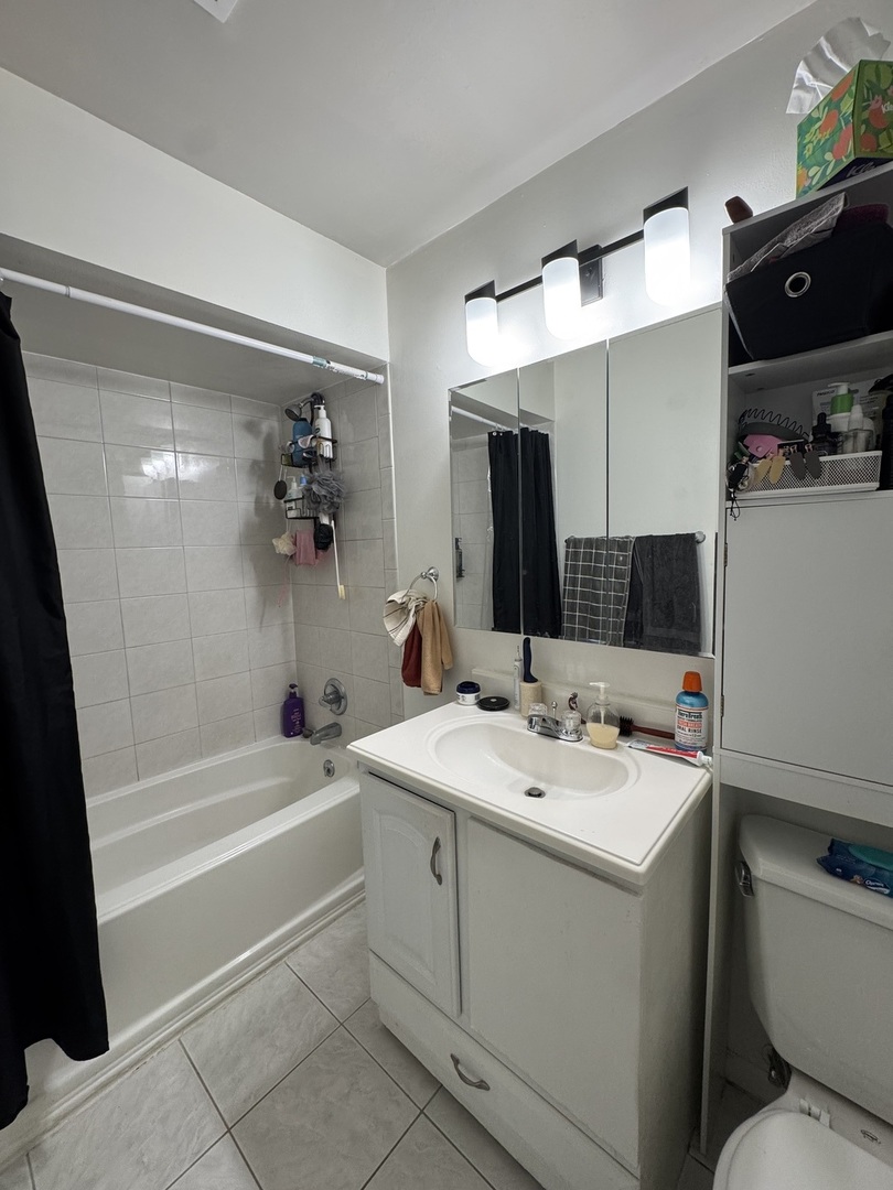 6619 N Sheridan Road Unit: 504