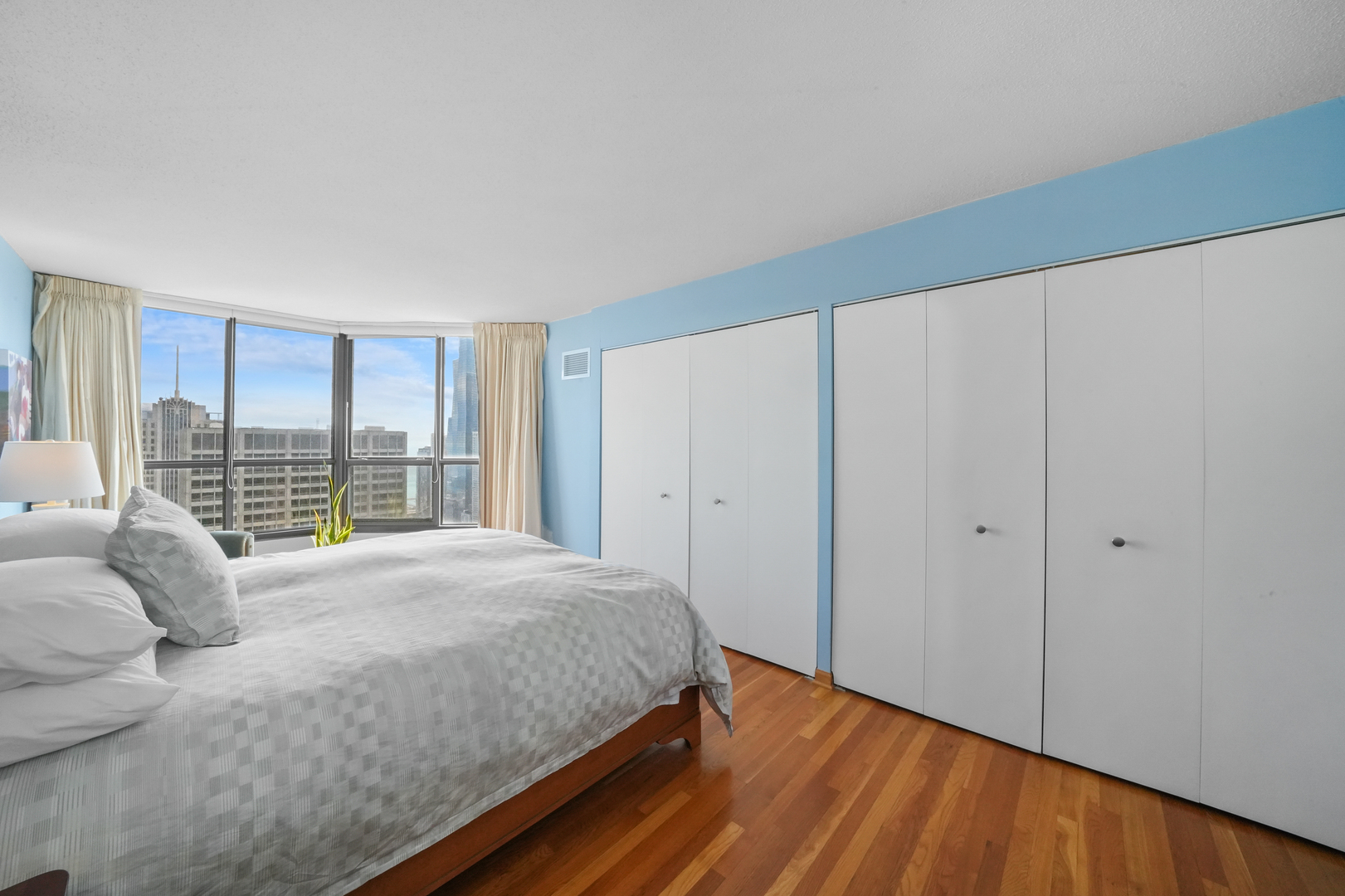 405 N WABASH Avenue Unit: 4709