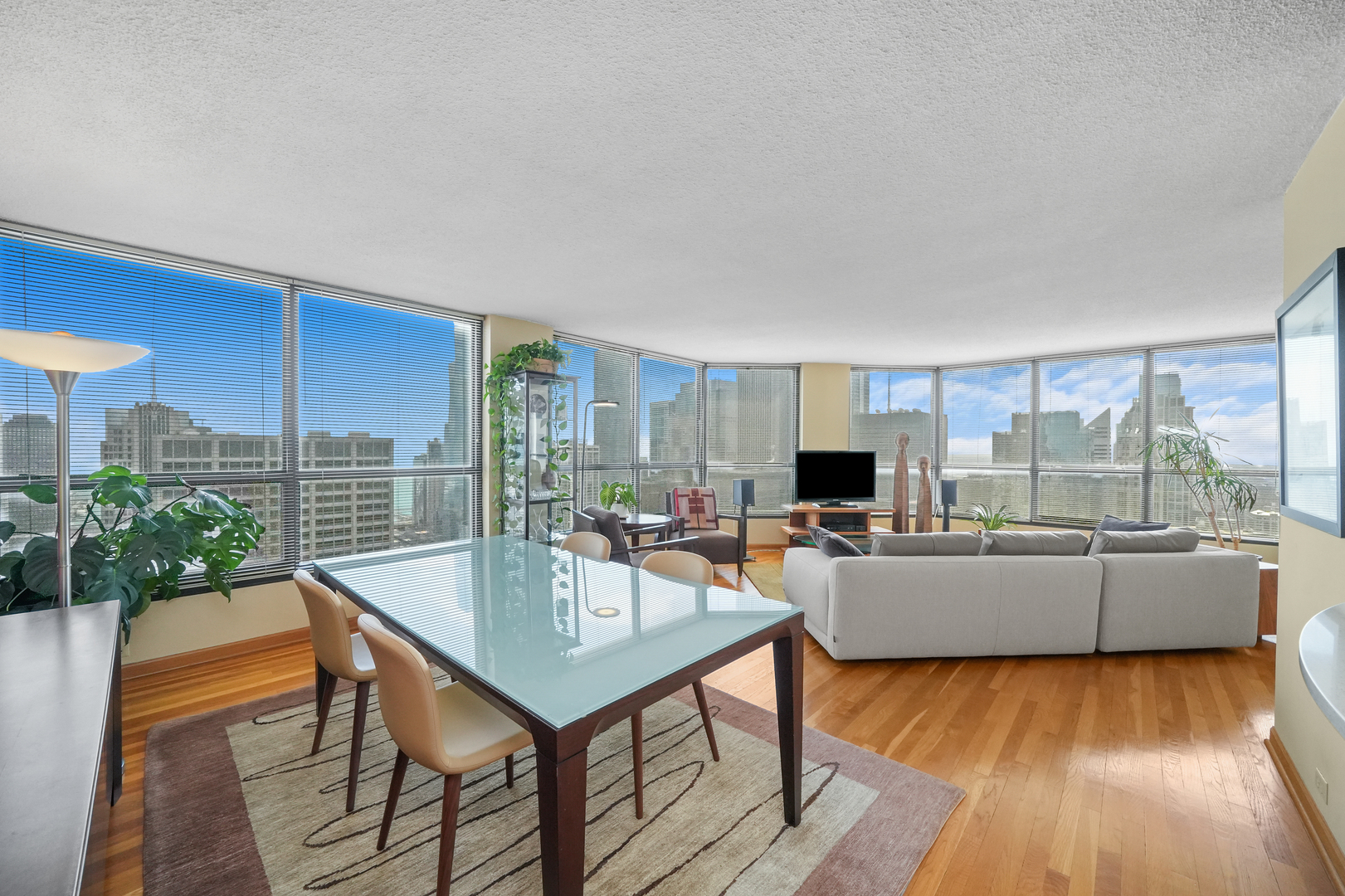 405 N WABASH Avenue Unit: 4709