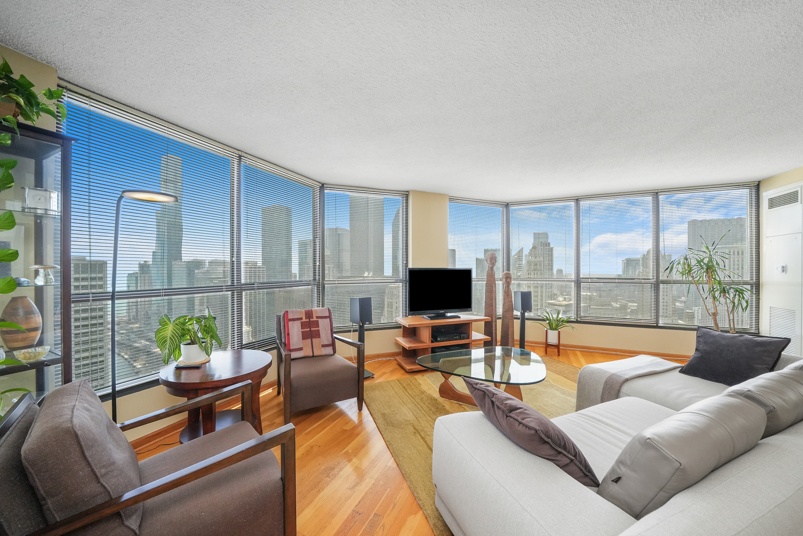 405 N WABASH Avenue Unit: 4709