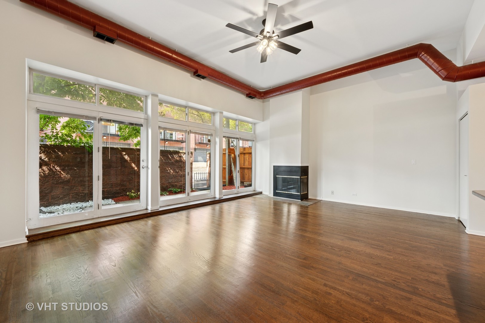 1760 W Wrightwood Avenue Unit: 107