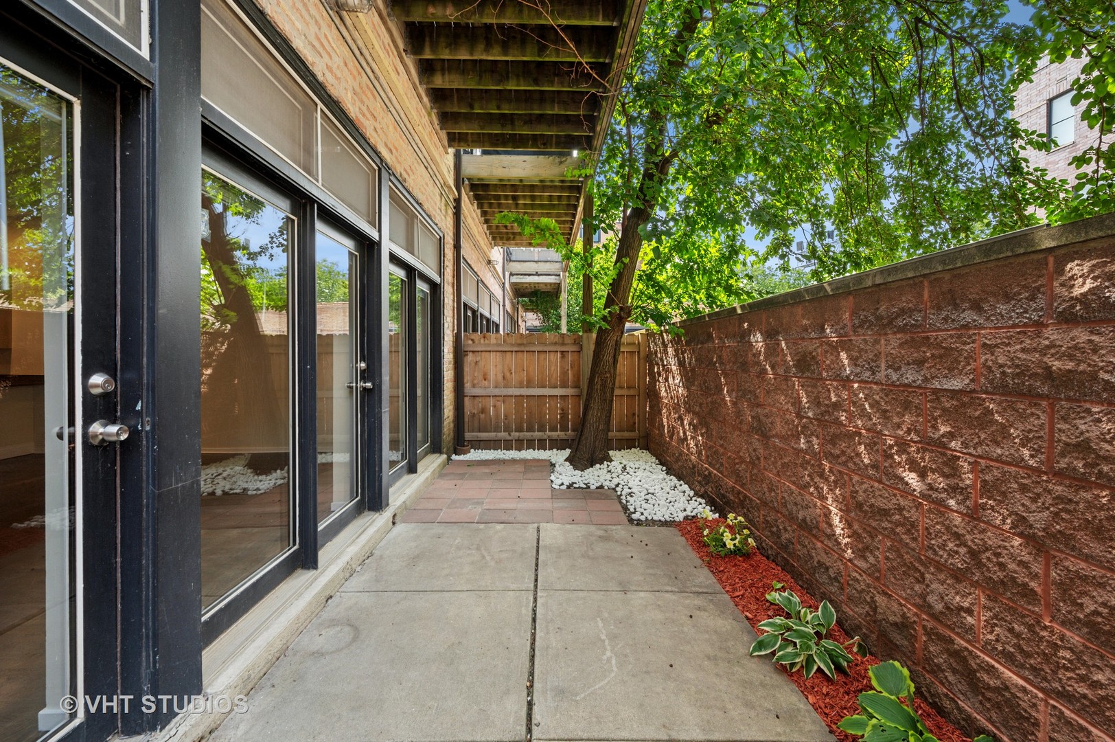 1760 W Wrightwood Avenue Unit: 107