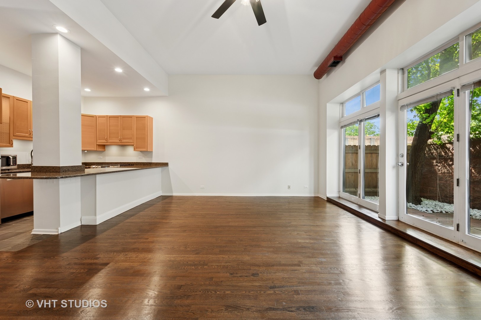 1760 W Wrightwood Avenue Unit: 107